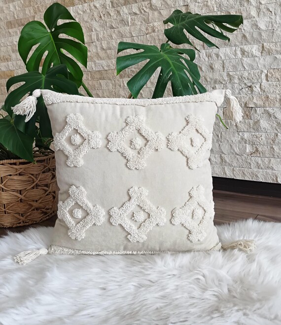 刺繍入りクッションカバー クリーム色 クッションカバー おしゃれ