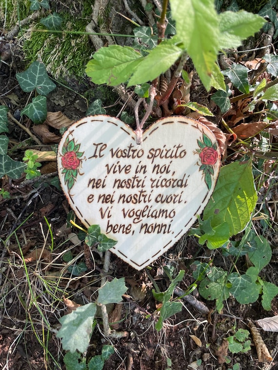 Decorazione da appendere a forma di cuore in legno di mango sostenibile, regalo fatto a mano per una persona speciale per San Valentino, compleanno o come regalo di amicizia