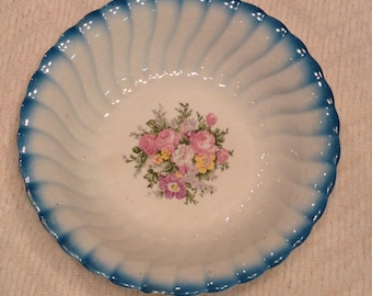 Homer Laughlin serving bowl VINTAGE