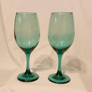 Set of Two Vintage Emerald Green Wine Glasses - Cristar Rioja 8"