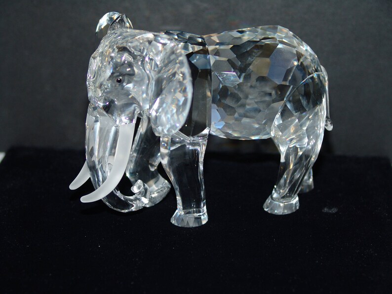 thomas kinkade elephant figurine with swarovski crystals
