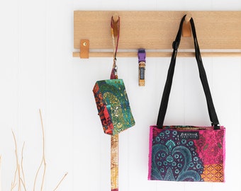 Esterilla impermeable para perros, hecha a mano, portátil, para viajes o cafeterías, "Exotic Bliss". Se pliega y se convierte en una bolsa CON asas. Duradera, ligera y lavable a máquina.