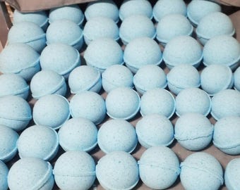 Pain relieving bath bomb
