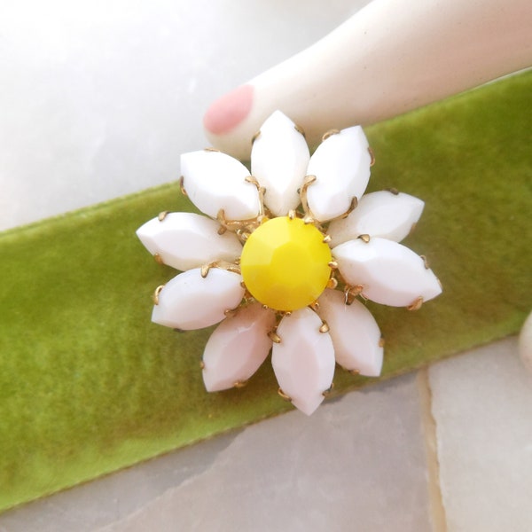 Vintage Daisy Flower Brooch Milk Glass Pin White Yellow Summer Fashion Jewelry Gift Mid Century, VivianJoel.com