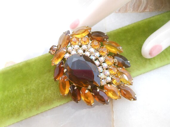 Vintage Topaz Flower Leaf Brooch Rhinestone Root … - image 2