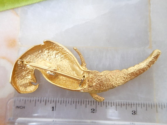 Vintage JJ Huge Brooch Parrot Bird Gold Plate Des… - image 5