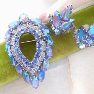 Vintage SARAH COVENTRY Brooch Earrings Set Rhinestone Blue Lagoon Aurora Borealis JULIANA Designer Jewelry Mid Century *As Is VivianJoel.com