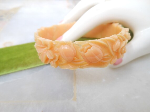 Vintage Celluloid Flower Garland Bangle Bracelet … - image 4