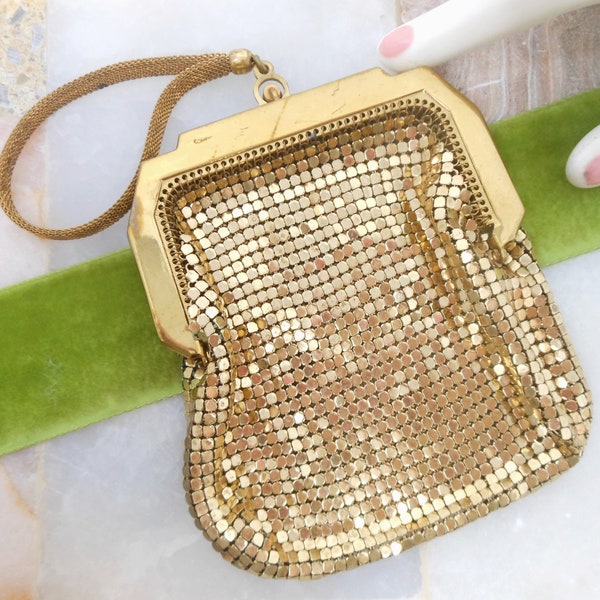 Vintage WHITING DAVIS Mesh Metal Dance Purse Coin Clutch Gold Tone USA Designer Mid Century Jewelry Gift *as is*, VivianJoel.com