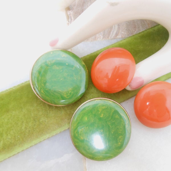 Vintage BAKELITE LOT 2 Jumbo Green Earrings Clip On Spinach Swirl Plastic Orange Dome Mid Century Art Deco Jewelry Gift, VivianJoel.com