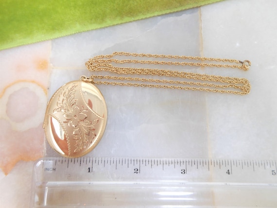Vintage Gold Fill Locket Necklace Photo Pendant E… - image 9