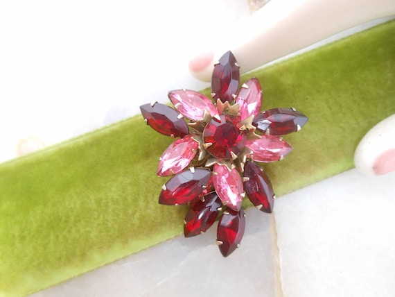 Vintage Red Brooch Flower Pin Rhinestone Retro Mi… - image 1