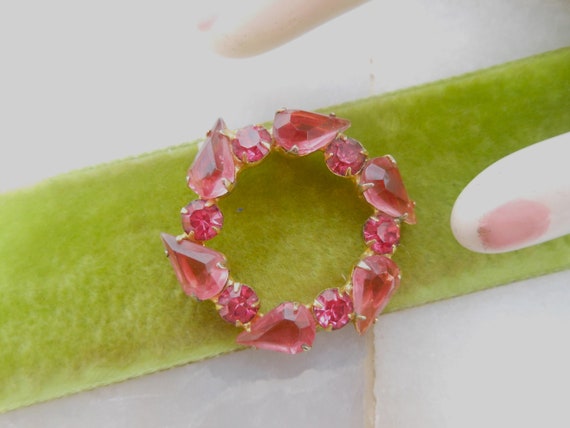 Vintage Pink Rhinestone Wreath Brooch Crystal Cir… - image 3