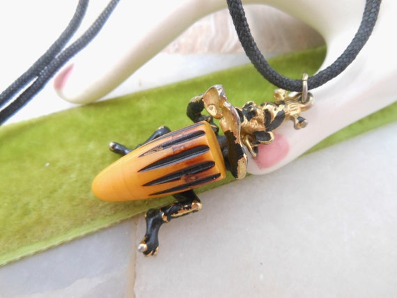 Vintage BAKELITE Charles F Worth Pendant Necklace… - image 5