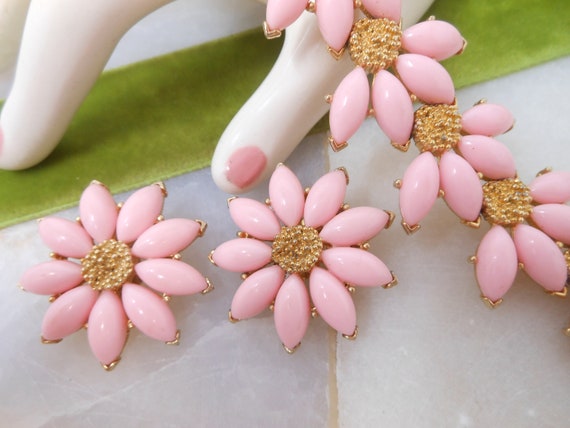 Vintage MARVELLA Pink Bracelet Earrings Set Flowe… - image 2