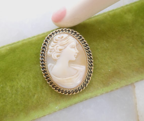 Vintage CATAMORE Cameo Brooch Pin Gold Fill GF De… - image 2