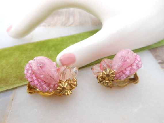 Vintage ROBERT Cluster Earrings Clip On Pink Art … - image 4