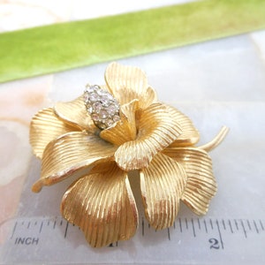 Vintage Rhinestone Flower Brooch Dimensional Gold Plate Orchid Plumeria Pin Mid Century Classic Timeless Jewelry Gift, VivianJoel.com image 9