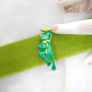 Vintage Dancing Frog Brooch Green Enamel Tree Toad Pin Hat and Cane Figural Mid Century Jewelry Gift, VivianJoel.com