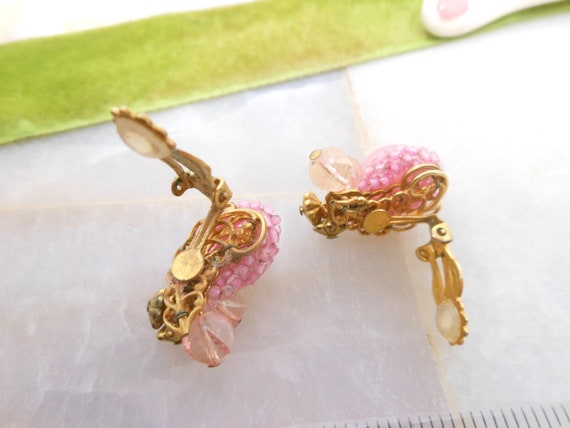 Vintage ROBERT Cluster Earrings Clip On Pink Art … - image 8