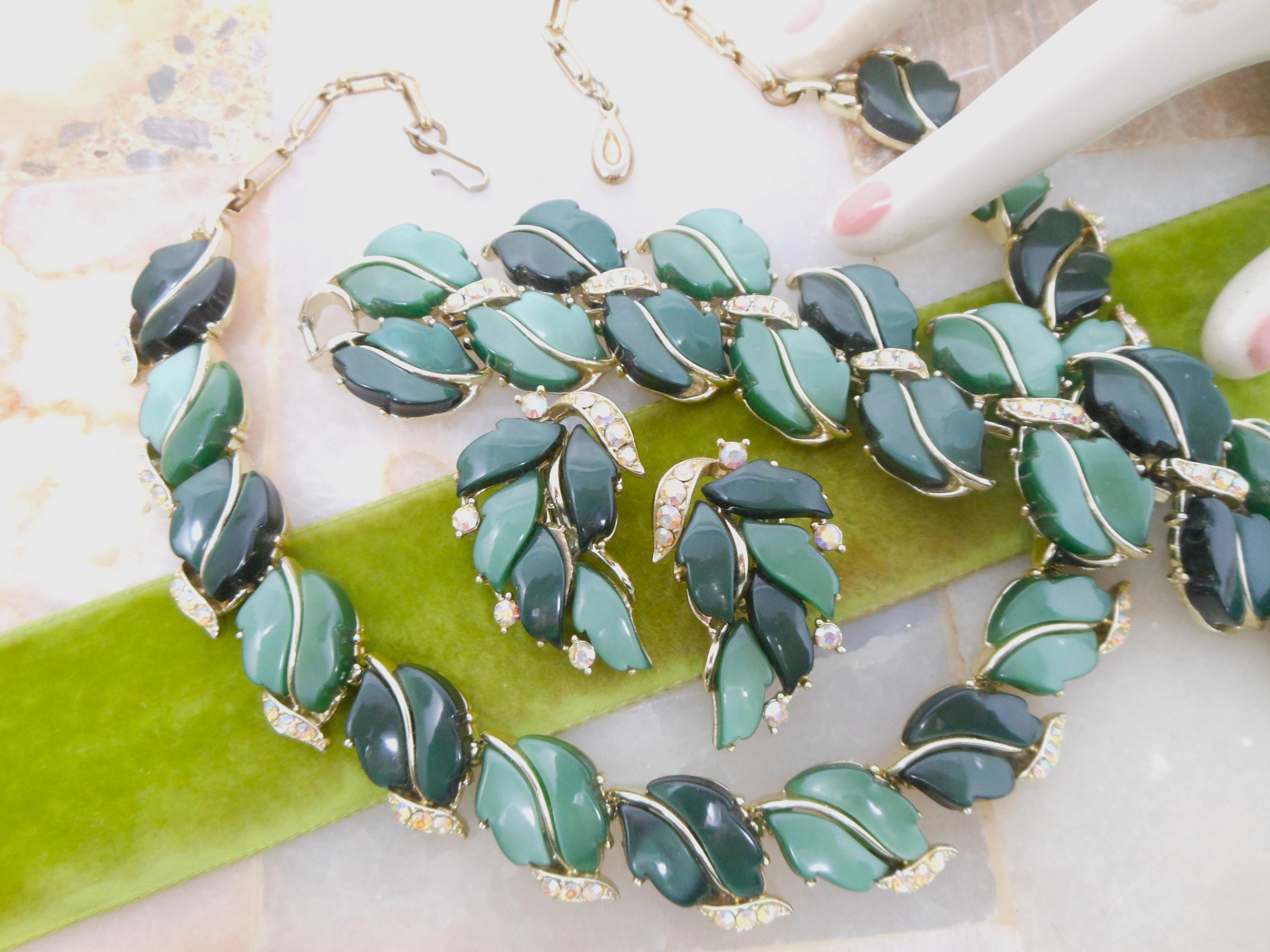 Vintage LISNER Parure Green Thermoset Aurora Borealis Necklace Bracelet Earrings Set Rhinestone Mid Century Designer Jewelry Vivianjoel Etsy