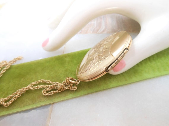 Vintage Gold Fill Locket Necklace Photo Pendant E… - image 6