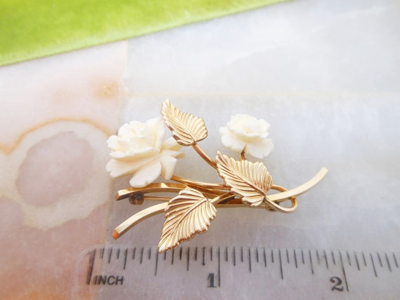 Vintage VAN DELL Rose Brooch Carved Flower Pin Go… - image 8