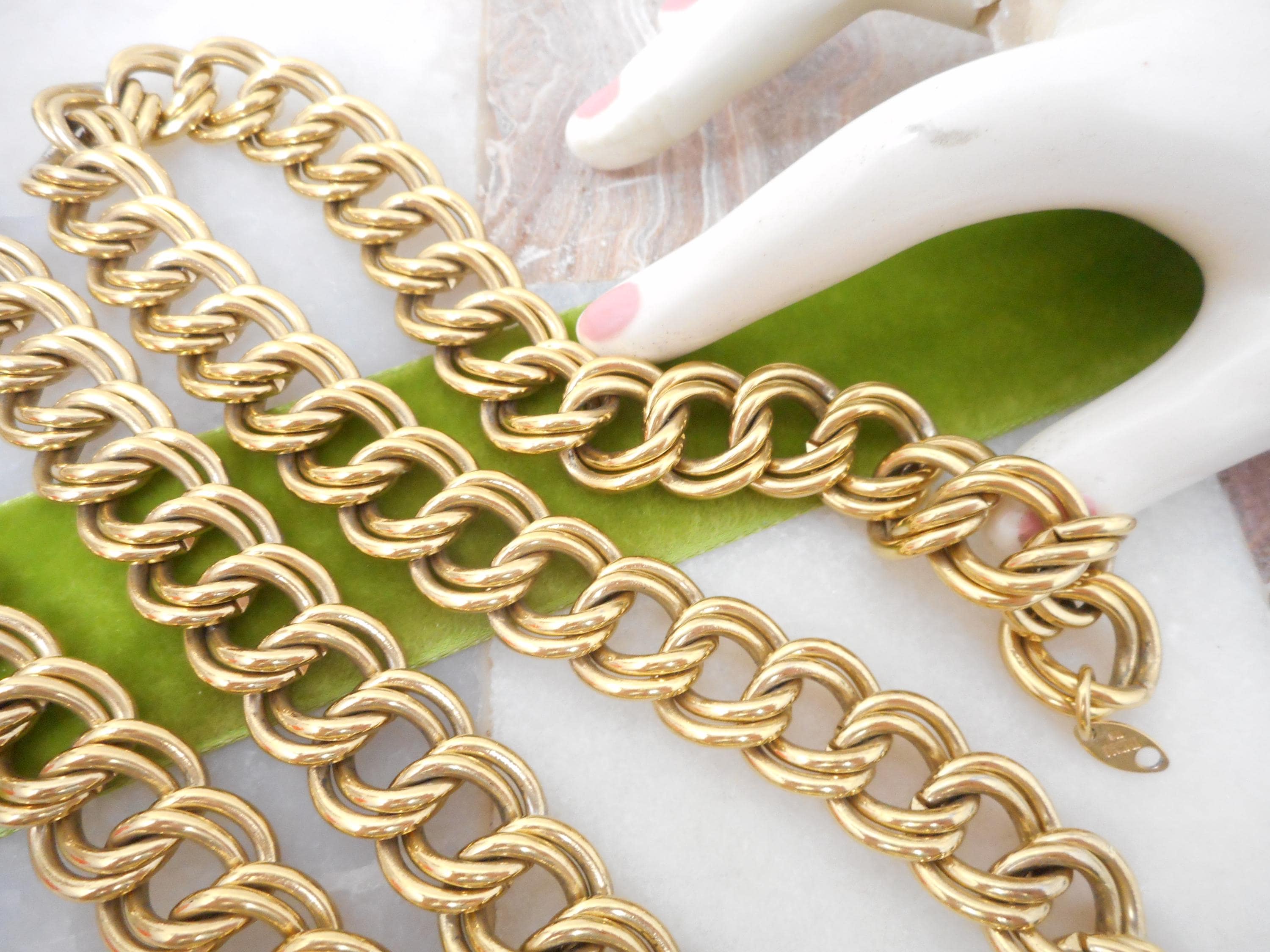 Vintage TRIFARI TM Necklace Chunky Link Wide 30