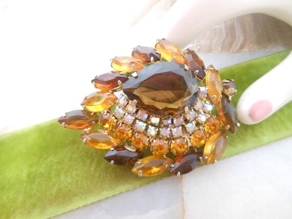 Vintage Topaz Flower Leaf Brooch Rhinestone Root … - image 4