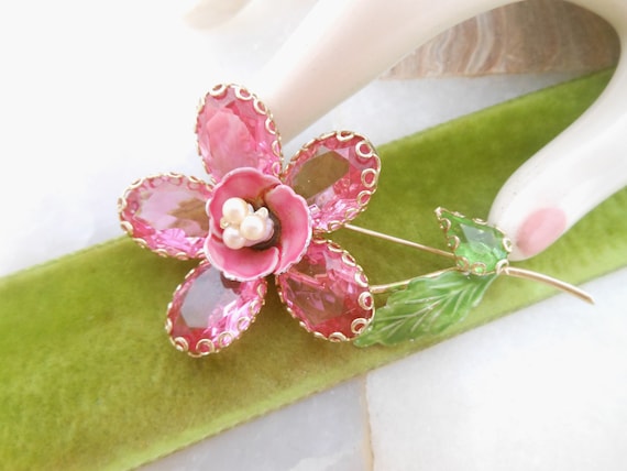 Vintage Flower Pink Brooch Crystal Rhinestone Ope… - image 1