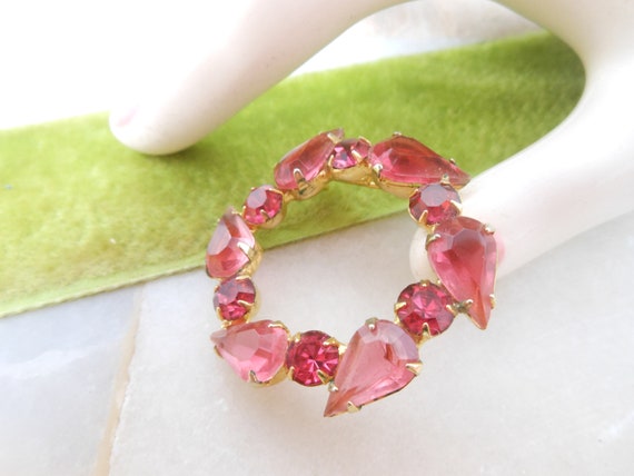 Vintage Pink Rhinestone Wreath Brooch Crystal Cir… - image 4