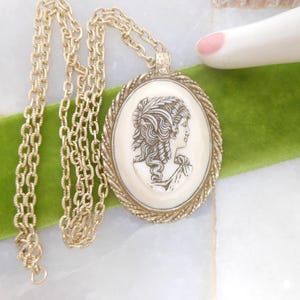 Vintage SARAH COVENTRY Cameo Pendant Necklace Retro Gracious Lady Mid Century Designer Jewelry, VivianJoel.com