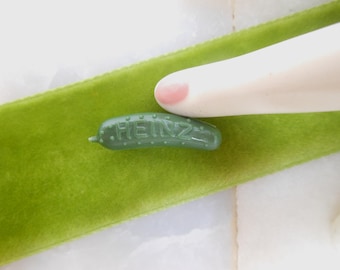 Vintage HEINZ Pickle Promo Pin Advertisement Green Plastic Petite Lapel Brooch Pickleball Jewelry Gift, VivianJoel.com