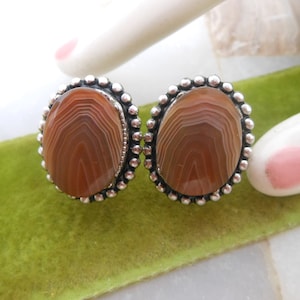 Vintage STERLING SILVER Earrings Screw Back Polished Agate Designer JJJ Co Southwest 925 Mid Century Jewelry Gift, VivianJoel.com