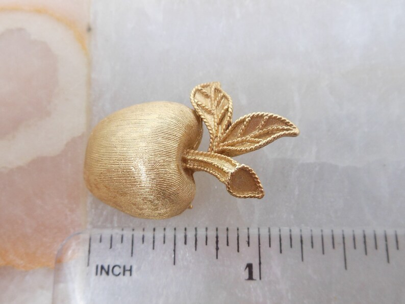Vintage AVON Designer Pin Brooch Apple Fruit Gold Tone Plate Petite Rockabilly Mid Century Jewelry Gift VivianJoel.com