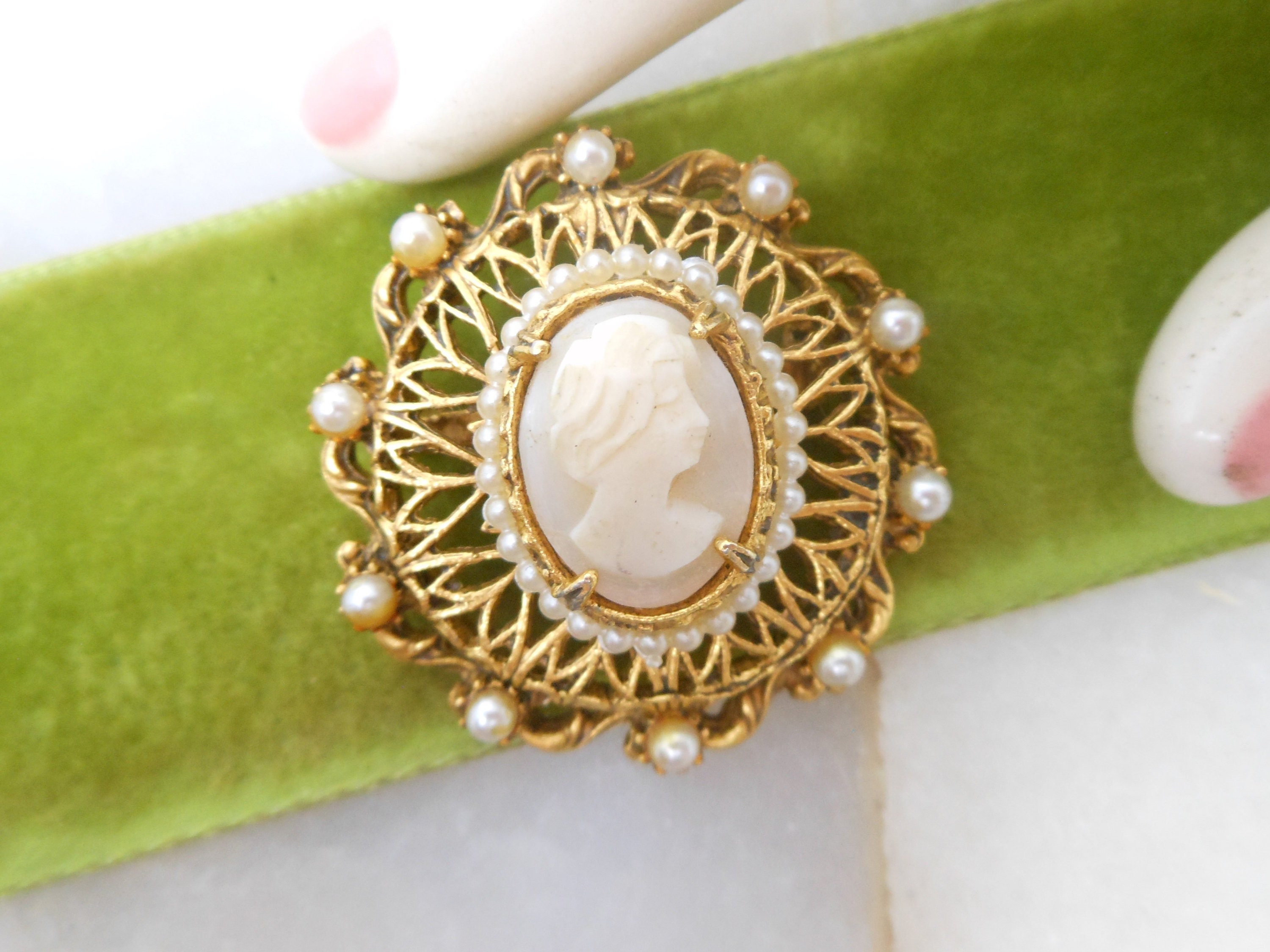 Florenza Brooch - Etsy