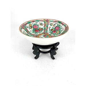 Bowel , Vintage Oriental Rose Medallion Style , & Carved Wooden Stand , Beautiful Collectibles Decor