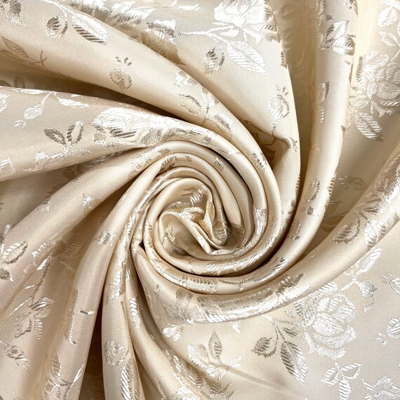 Kayla CHAMPAGNE BEIGE polyester bloemenjacquard brokaat satijnstof