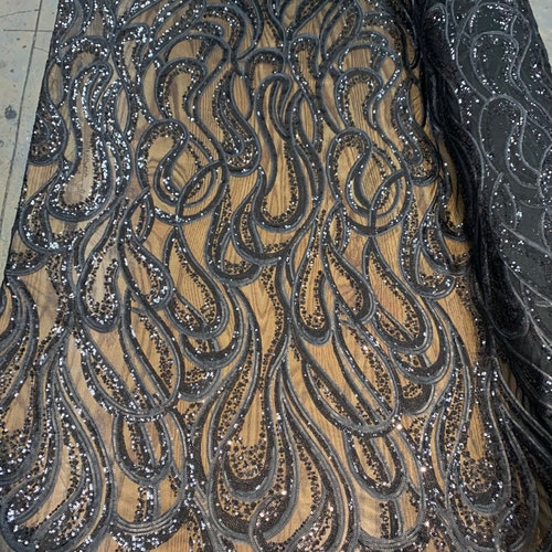 Tissu Dentelle à Losanges Avec Pois Noirs - Vendu Au Mètre - Couleur Blush