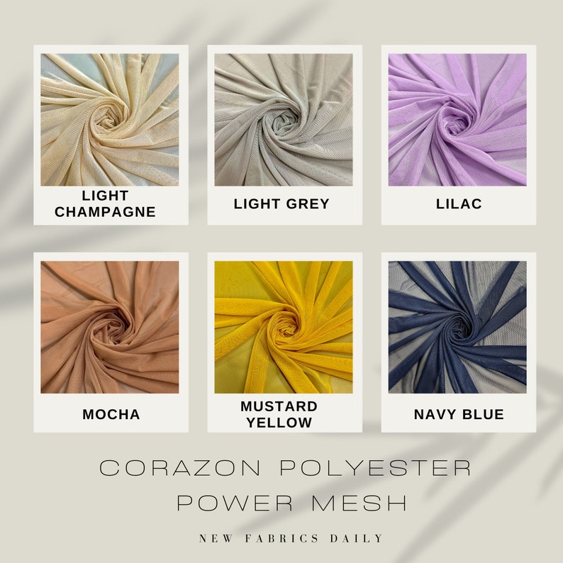 Pu&ograve; includere: Sei campioni di tessuto in rete di potenza di poliestere in diversi colori: champagne chiaro, grigio chiaro, lilla, moka, giallo senape e blu navy. Il tessuto &egrave; un materiale leggero e trasparente con una superficie leggermente strutturata. "CORAZON POLYESTER POWER MESH NEW FABRICS DAILY" &egrave; stampato sotto i campioni.