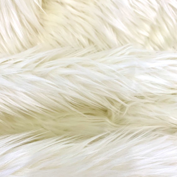  Solid Shaggy Faux Fur Fabric Long Pile Fur Costumes Cosplay  Crafts Photographic Props Fake Fur Backdrops 60 Wide Sold by The Yard  (White) : Everything Else