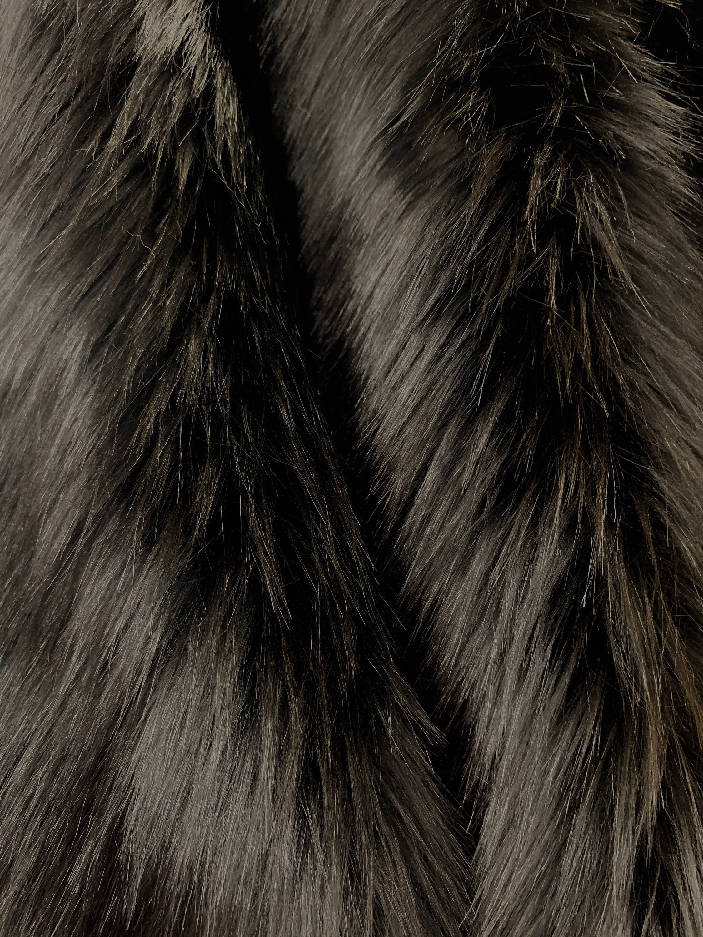 Eden BLACK Shaggy Long Pile Soft Faux Fur Fabric for Fursuit, Cosplay  Costume, Photo Prop, Trim, Throw Pillow, Crafts 