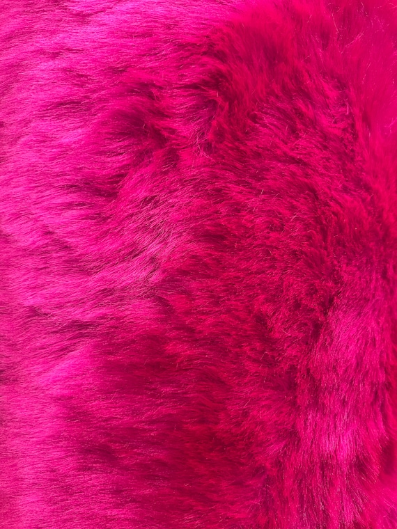 Zahra RED 0.75 Inch Short Pile Soft Faux Fur Fabric for Fursuit, Cosplay  Costume, Photo Prop, Trim, Throw Pillow, Crafts 10177 