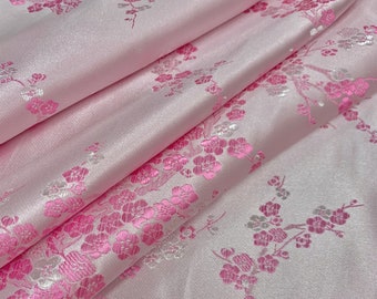 Tissu satiné chinois brocart floral fleurs de prunier Kori rose clair pour cheongsam/qipao, vêtements, déguisements, tissus d'ameublement, sacs, travaux manuels - 10210