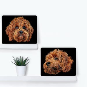 Rode metalen wandplaquette Cavapoo met fractal art design, cadeau eigenaar cavapoo.