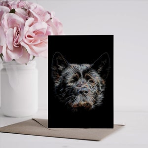 Carte de voeux d'akita américain avec un superbe design artistique fractal. Intérieur vierge pour les anniversaires ou toute autre occasion