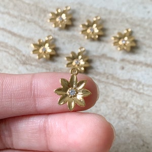 Gold Plated Flower Charm, Dainty Gold Flower Charms For Bracelet, Gold Necklace Pendant, Flower Charm For Jewelry Making, Daisy Flower Charm