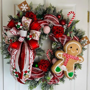 Gingerbread Man Christmas Wreath: Red, White, and Green Holiday Decor
