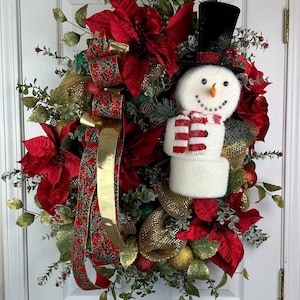 Marshmallow Snowman Christmas Wreath – Whimsical Winter Door Decor with Poinsettias