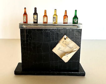1939 &quot;Wonder Bar&quot; Bakelite Cocktail Picks Set